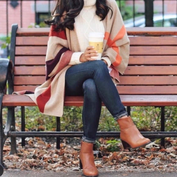 Talbots Poncho - Picture 2 of 5